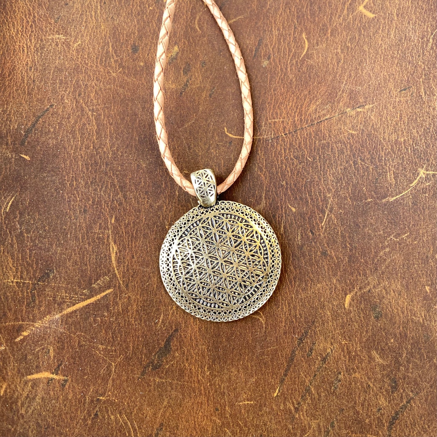 OM und Blume des Lebens