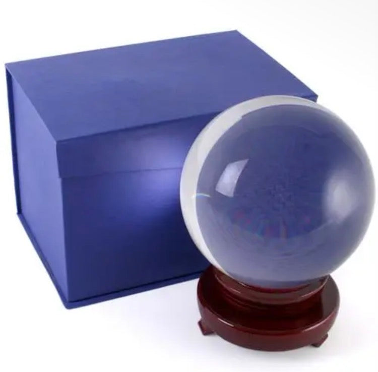 Glaskugel mit Sockel