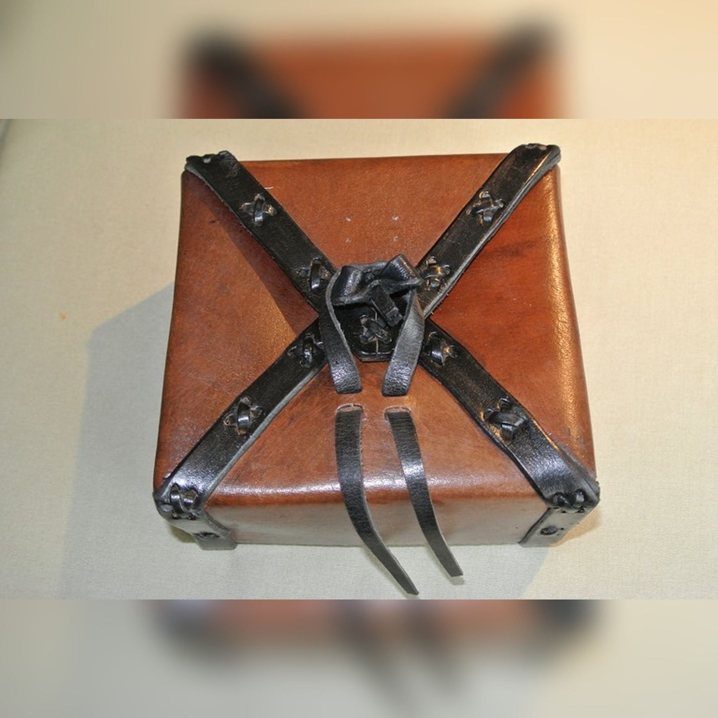 Tasche Kiste gesäumt