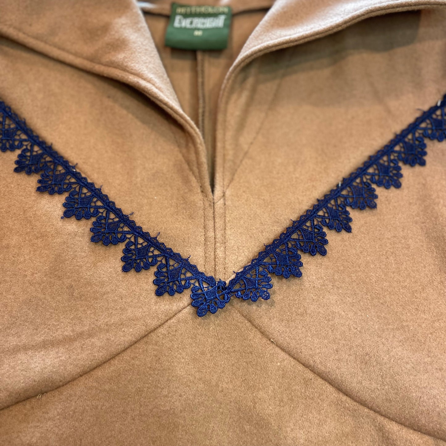 Spitze Fächer Dunkelblau