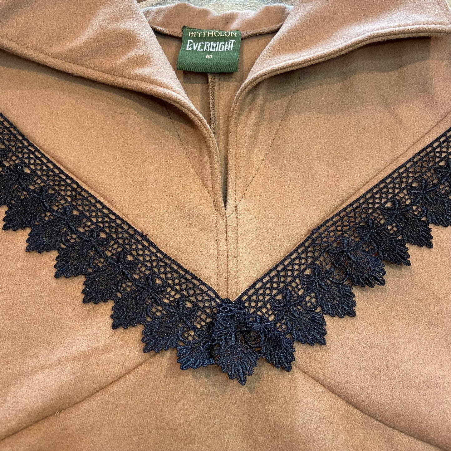 Spitze schwarze Blume