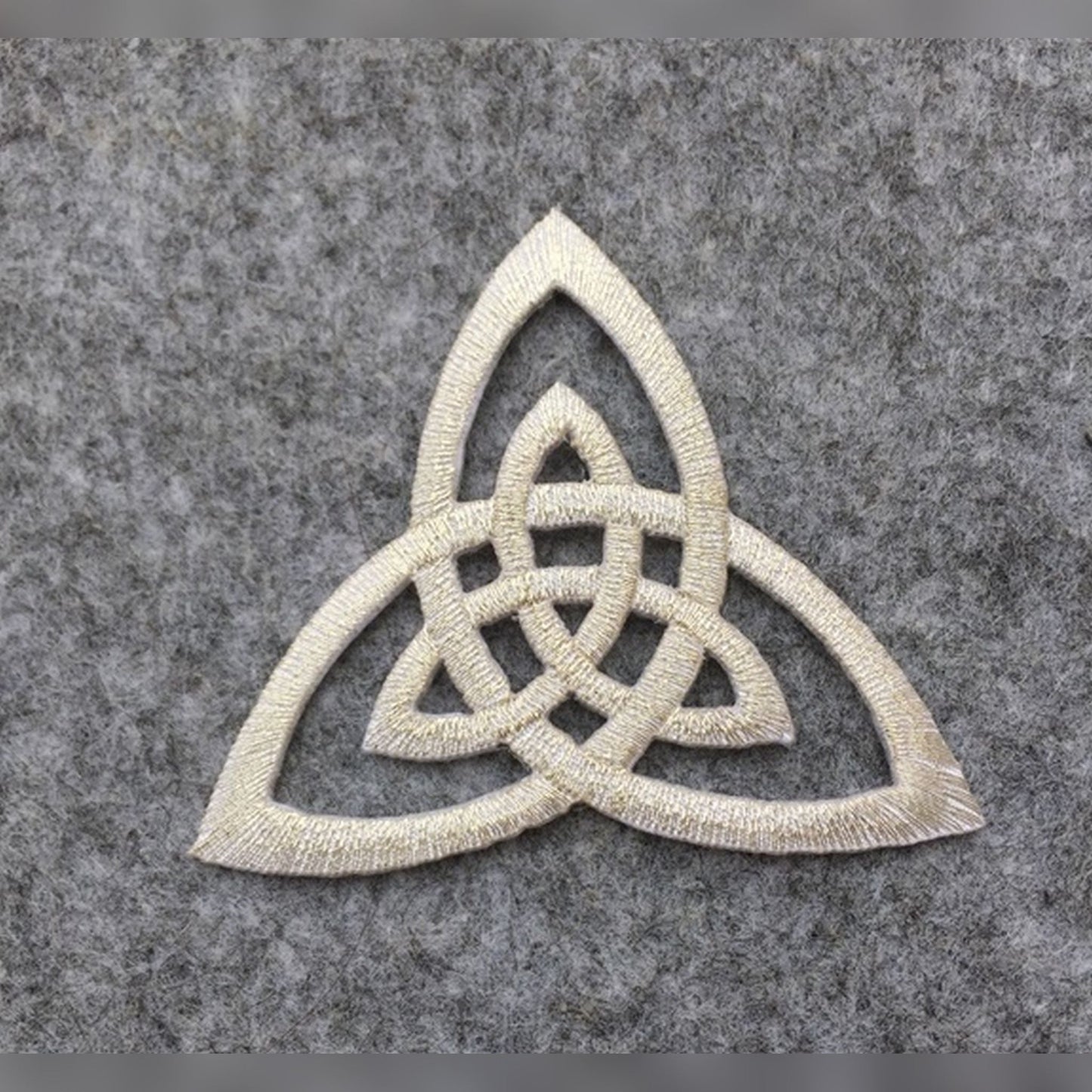 Triniti zum Aufbügeln