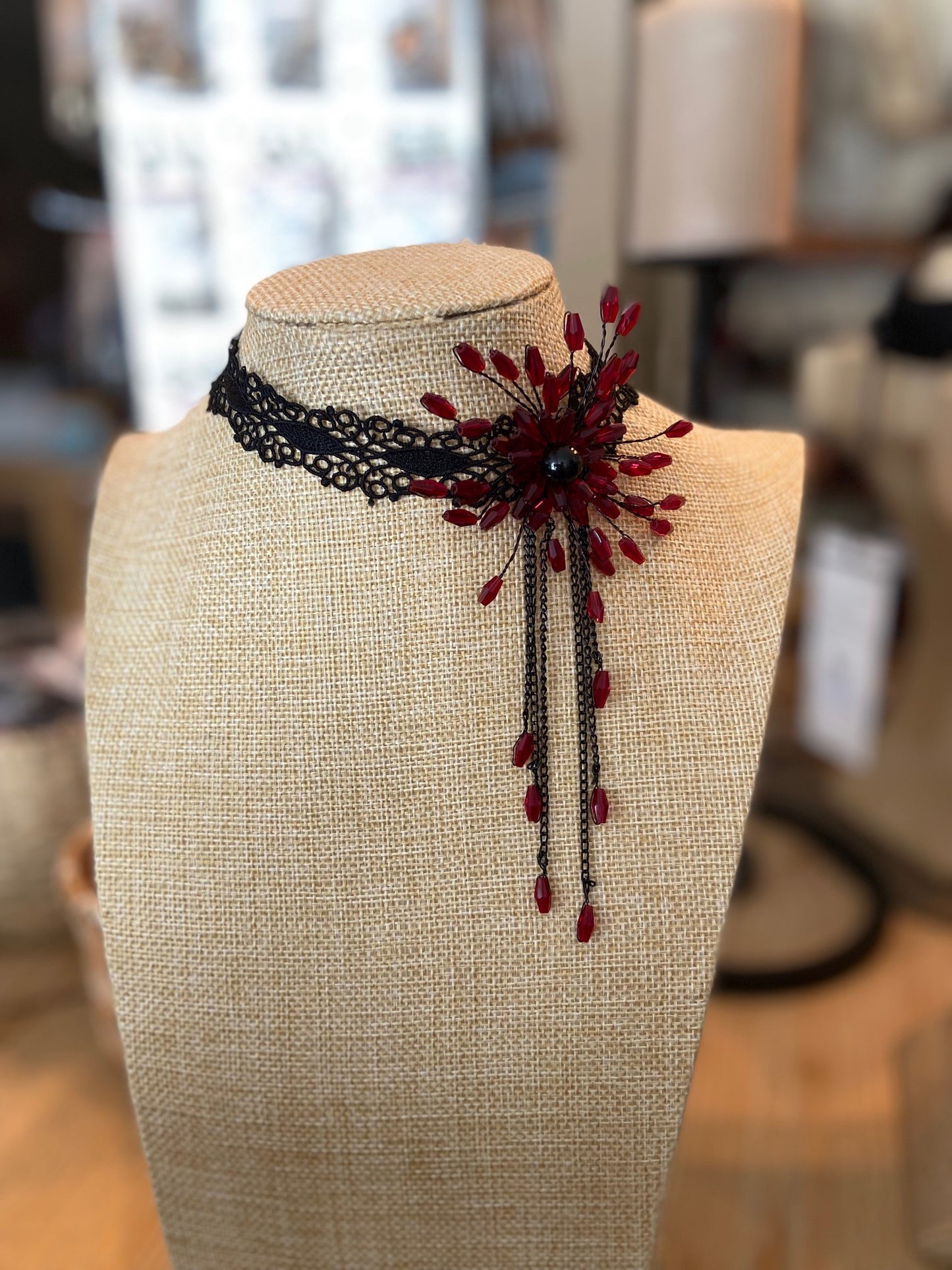 Halsband Spitze Amaryllis