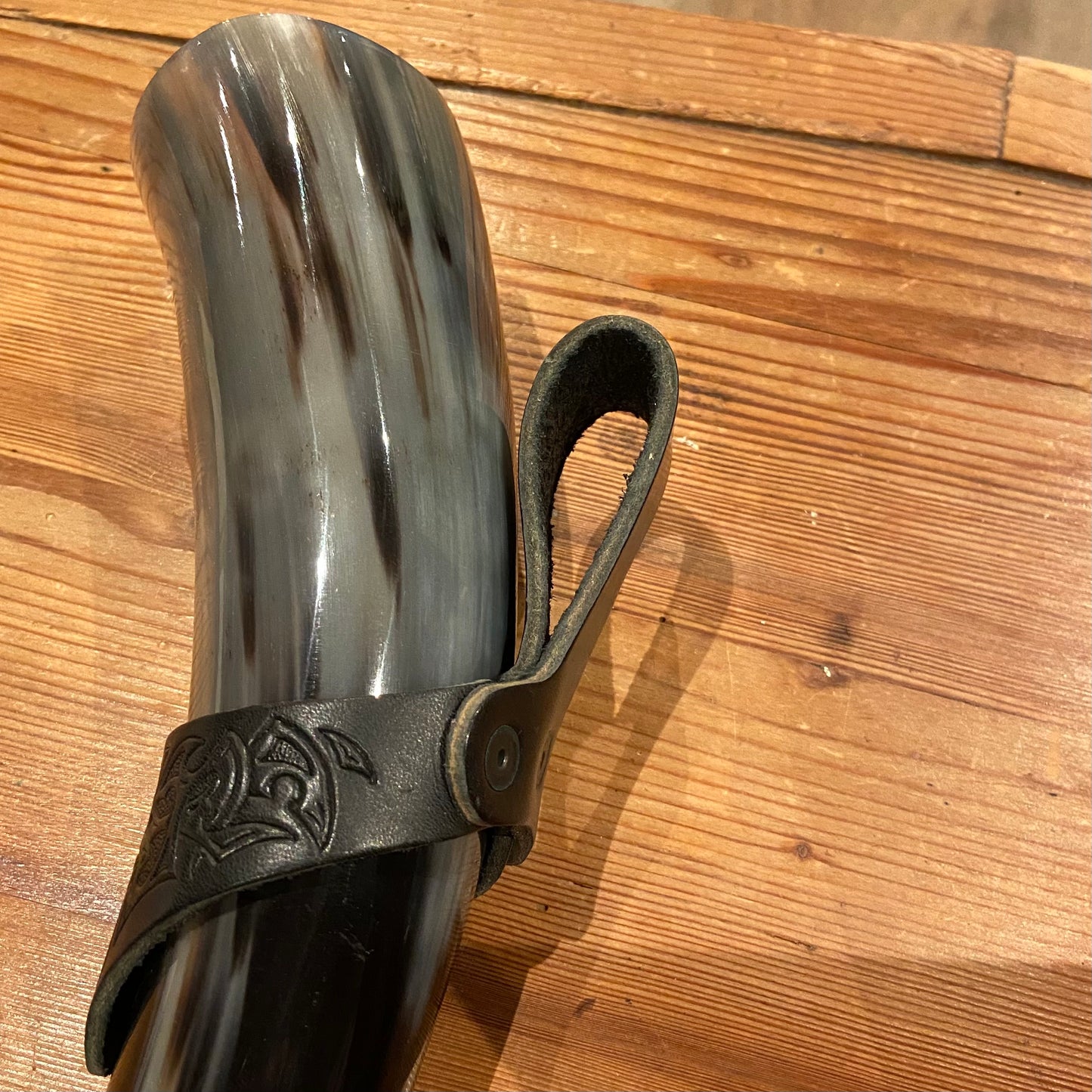Trinkhorn mit Gurthalter