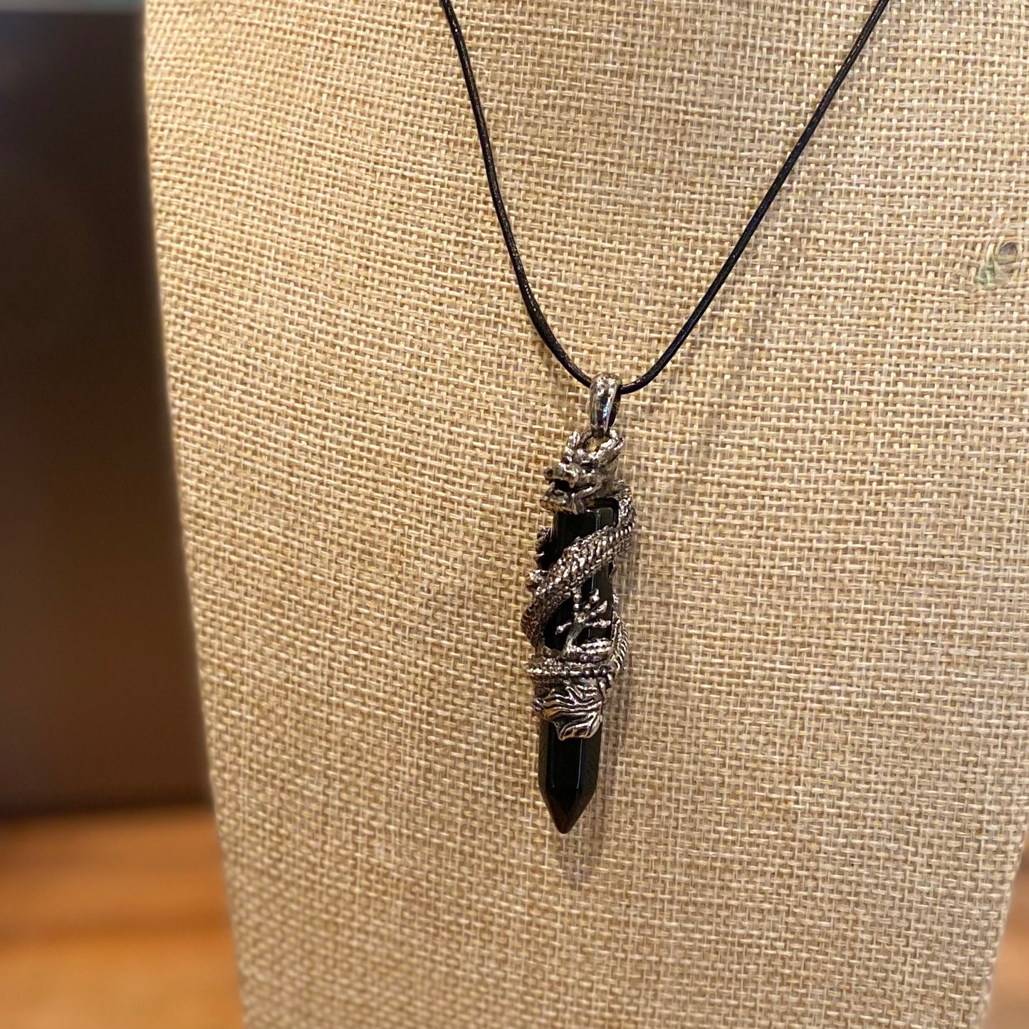Pendel Drachen mit Stein