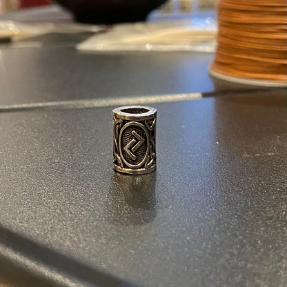 Bartperle mit Runen