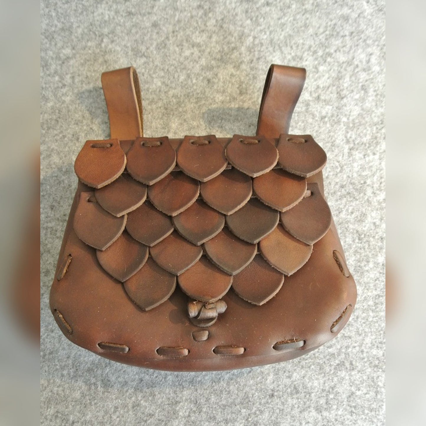 Gürteltasche Schuppen