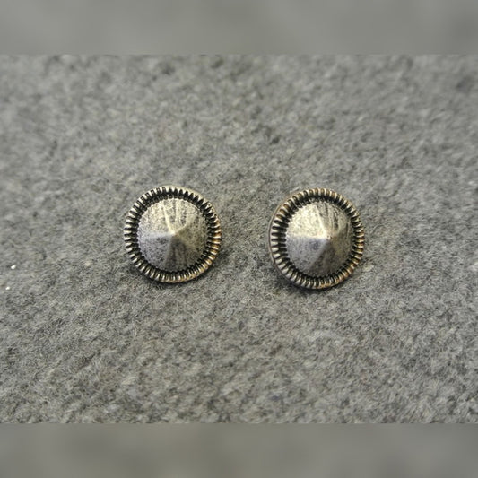 2 Stk. Kegelnieten mittel