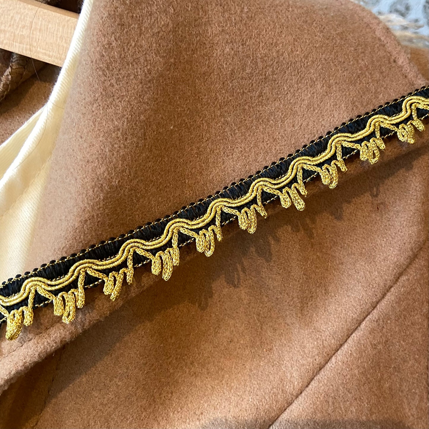 Posament mit Schlaufen