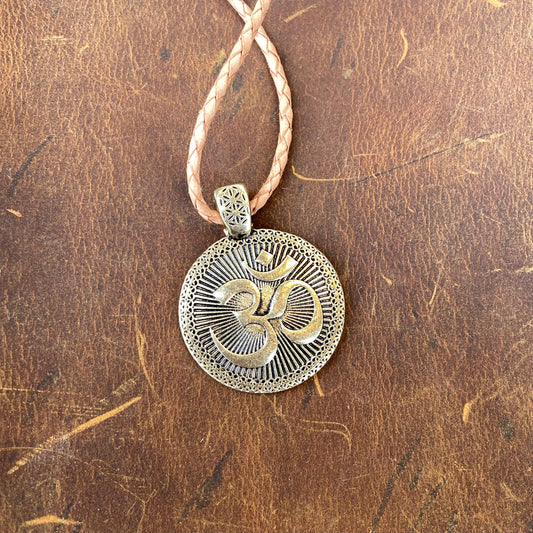 OM und Blume des Lebens